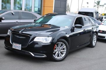 2017 Chrysler 300 Limited