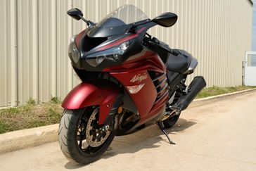 2025 KAWASAKI NINJA ZX14R ABS METALLIC MATTE RED AND METALLIC FLAT SPARK BLACK AND METALLIC MATTE GRAPHITE GRAY 