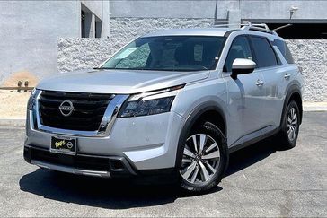 Used 2025 Nissan Pathfinder SL