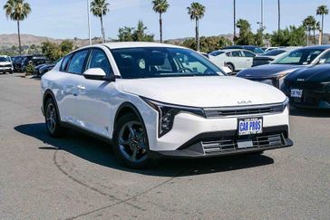 New 2026 Kia K4 LXS