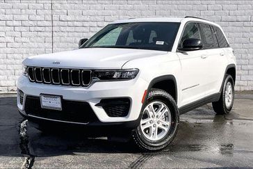 New 2025 Jeep Grand Cherokee Laredo 4x2