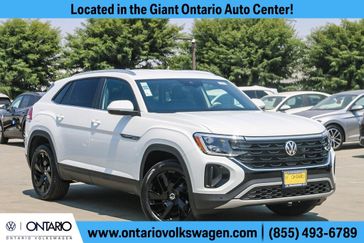 New 2025 Volkswagen Atlas Cross Sport 2.0T SE w/Technology