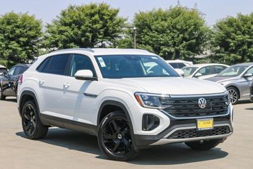 New 2025 Volkswagen Atlas Cross Sport 2.0T SE w/Technology
