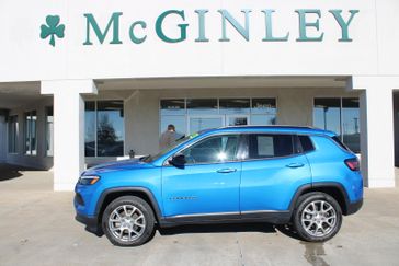 Used 2022 Jeep Compass LATITUDE LUX 4X4 W/ DUAL PANE SUNROOF & ALPINE SPEAKERS