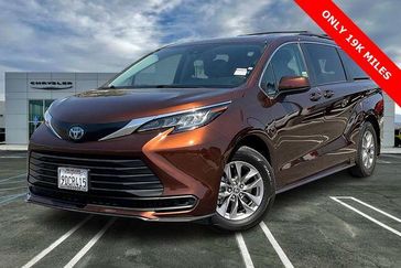 Used 2022 Toyota Sienna LE