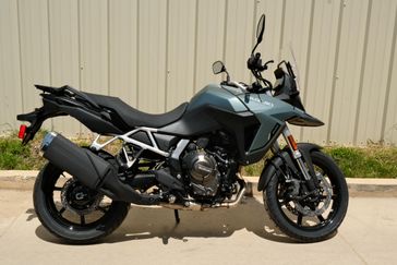 2024 SUZUKI VSTROM 800 METALLIC MATTE STEEL GREEN 