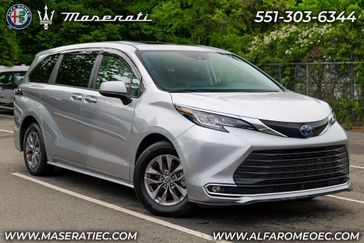 Used 2023 Toyota Sienna XLE