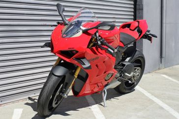 DUCATI RED