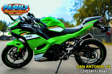 2025 Kawasaki NINJA 500 KRT EDITION LIME GREEN AND EBONY AND PEARL BLIZZARD WHITE