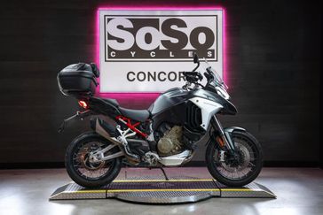 2022 Ducati Multistrada V4 S Travel & Radar