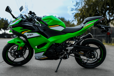 2025 Kawasaki NINJA 500 KRT EDITION LIME GREEN AND EBONY AND PEARL BLIZZARD WHITE