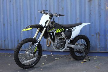 BLACK/WHT