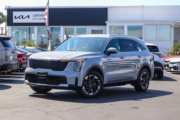 New 2025 Kia Sorento S