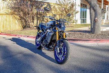 2025 YAMAHA MT09 SP  LIQUID METAL AND RAVEN 