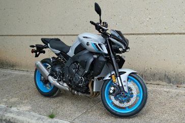 NEW 2025 YAMAHA MT10 
