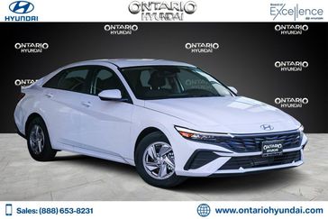 New 2025 Hyundai Elantra SE