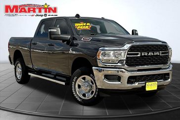 2024 RAM 2500 Tradesman Crew Cab 4x4 6'4' Box