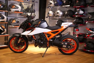 2026 KTM 990 DUKE