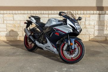 2024 SUZUKI GSXR 750 in a WHITE exterior color. Family PowerSports (877) 886-1997 familypowersports.com 