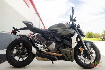 2024 Ducati Streetfighter V2