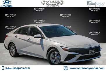 New 2025 Hyundai Elantra SE