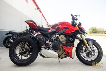 2022 Ducati Streetfighter V4S 