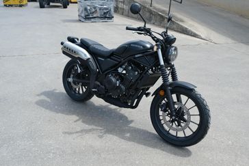New 2025 HONDA SCL500 