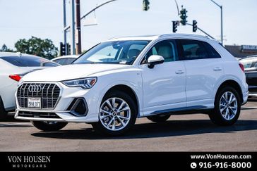 2023 Audi Q3 Premium