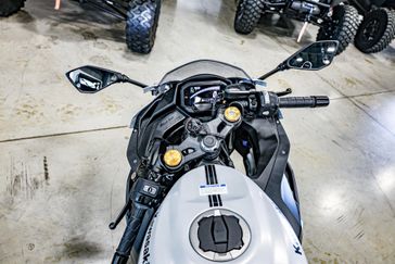 rrrです New 2025 Kawasaki NINJA ZX4RR ABS METALLIC MATTE WHITISH