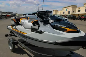 2025 SEADOO FISHPRO TROPHY 170 WITH SOUND SYSTEM IDF SHARK GREY AND ORANGE CRUSH 