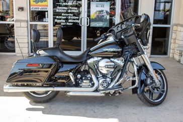USED 2016 HARLEY STREET GLIDE 