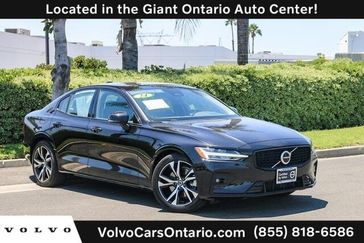 2024 Volvo S60 B5 Core Dark Theme