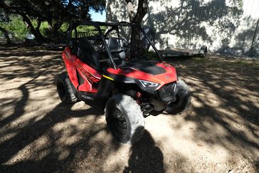 2025 Polaris RZR 200 EFI INDY RED