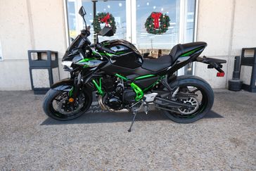 2025 KAWASAKI Z650 ABS METALLIC SPARK BLACK AND GREEN