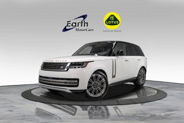 2023 Land Rover Range Rover SE in a Fuji White exterior color and Ebony/Ebonyinterior. Lotus of Dallas (214) 483-9040 lotusofdallas.com 
