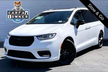Used 2026 Chrysler Pacifica Limited