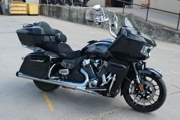 2021 INDIAN MOTORCYCLE CHALLENGER LIMITED BLACK PEARL 