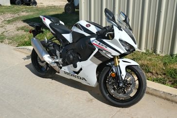 New 2026 HONDA CBR1000RR ABS PEARL WHITE 