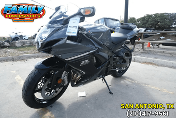 2025 SUZUKI GSXR600 in a BLACK exterior color. Family PowerSports (877) 886-1997 familypowersports.com 