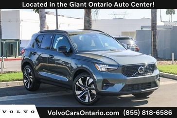 New 2026 Volvo XC40 