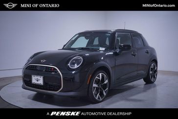 2025 MINI Cooper S 4 Door Hardtop Iconic