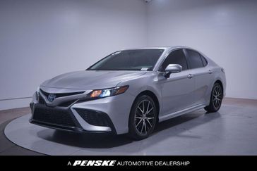 2023 Toyota Camry Hybrid SE