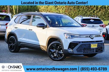New 2025 Volkswagen Taos 1.5T SE