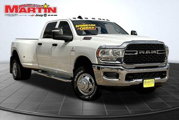 2024 RAM 3500 Tradesman Crew Cab 4x4 8' Box