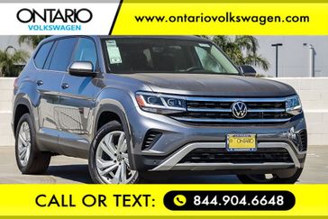 2022 Volkswagen Atlas 3.6L V6 SE w/Technology in a Platinum Gray Metallic exterior color and Titan Blackinterior. Ontario Auto Center ontarioautocenter.com 