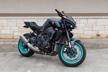 2023 YAMAHA MT10 in a BLACK exterior color. Family PowerSports (877) 886-1997 familypowersports.com 