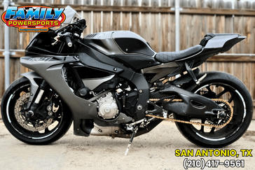 2016 YAMAHA YZFR1 GRAY