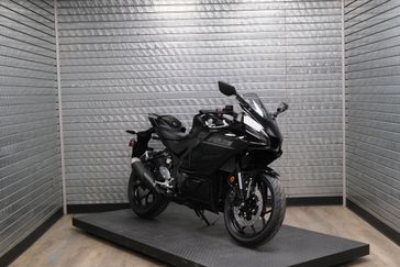 NEW 2026 YAMAHA YZFR3 ABS 