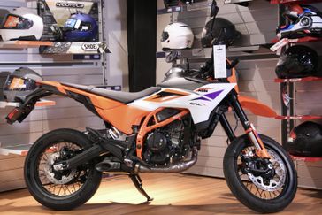 2026 KTM 390 SMCR