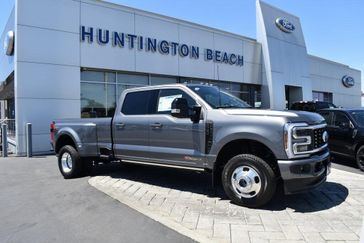 New 2025 Ford F-350SD Platinum